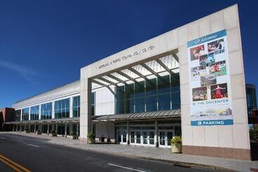 هتل Crowne Plaza Syracuse, An Ihg