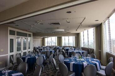 هتل Crowne Plaza Syracuse, An Ihg