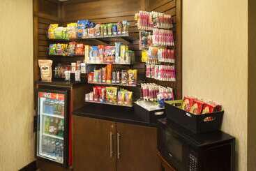 هتل Doubletree By Hilton Raleigh  Brownstone  University