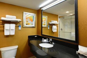 هتل Fairfield Inn And Suites By Marriott Winston Salem/hanes