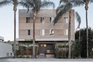 هتل Sirtaj   Beverly Hills