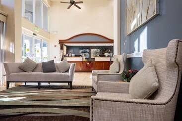 هتل Summerplace Inn