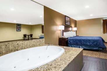 مُتل Rodeway Inn Lyons  La Grange