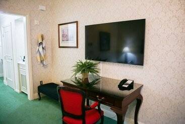 The Bristol Hotel Campbell San Jose