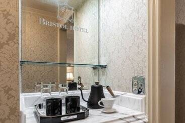 The Bristol Hotel Campbell San Jose