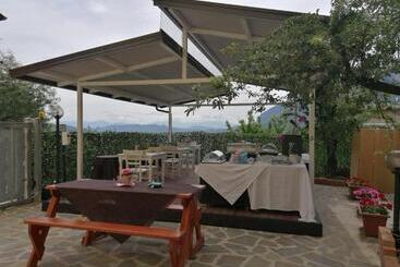 تختخواب و صبحانه Agriturismo Casa Giusta