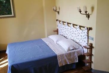 تختخواب و صبحانه Spinabella Home