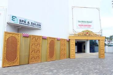 هتل Alegria Whitehouse Mambakkam