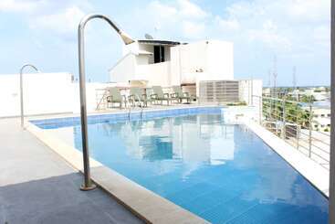 هتل Alegria Whitehouse Mambakkam
