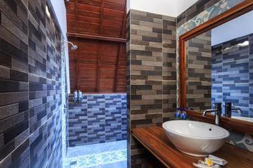 پانسیون Tanjung Lima Villas Labuan Bajo