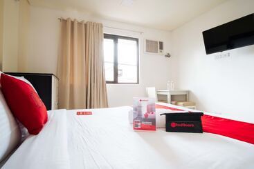 هتل Reddoorz Plus At Evangelista Street Makati