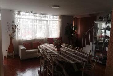 پانسیون Hostal Turístico El Cajamarquez