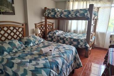پانسیون Hostal Turístico El Cajamarquez