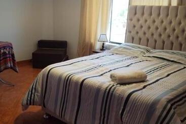 پانسیون Hostal Turístico El Cajamarquez
