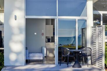 Shearwater Apartments