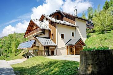 Chalet Hotel La Tuviere Bike Inn