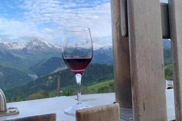 Chalet Hotel La Tuviere Bike Inn