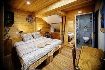 Chalet Hotel La Tuviere Bike Inn