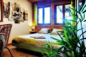 Chalet Hotel La Tuviere Bike Inn