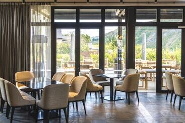 هتل Gibbston Valley Lodge And Spa