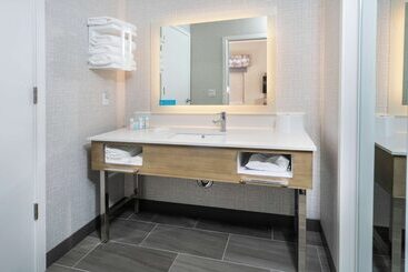 هتل Hampton Inn & Suites Santa Maria