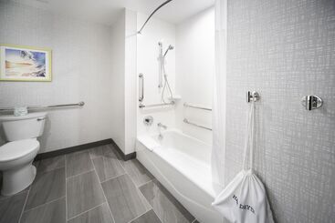 هتل Hampton Inn & Suites Santa Maria