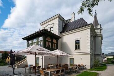 هتل Villa Rosenaw