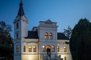 هتل Villa Rosenaw