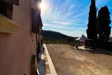 تختخواب و صبحانه Relais Antica Corte Al Molino Adults Only