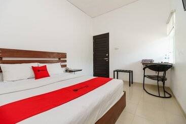 هتل Reddoorz Near Jembatan Siti Nurbaya Padang