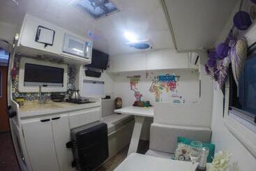 تختخواب و صبحانه Andiamo Guest House