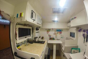 تختخواب و صبحانه Andiamo Guest House