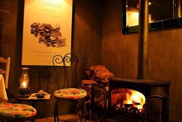 هتل Cafe Felix & Old Oak Manor