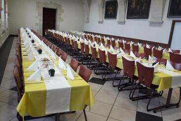 هتل Hostellerie Charles De Foucauld