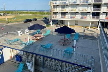 Yankee Clipper Resort Motel