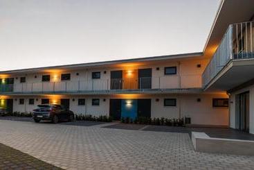 アパートホテル Boarding & House T24