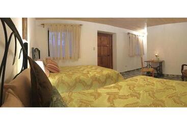 هتل Intirumi Inn