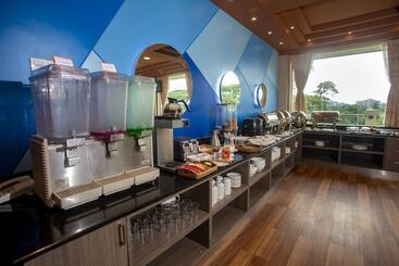 هتل Prestige Residences At Golden Valley By Grand United Hospitality