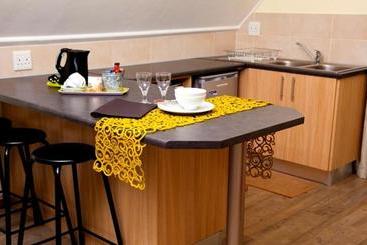 Warmkaros Bed & Breakfast