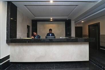 هتل Vip Square