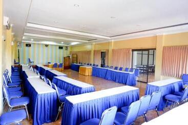 هتل Reddoorz Plus Near Stadion Wijaya Kusuma
