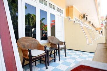 هتل Reddoorz Plus Near Stadion Wijaya Kusuma