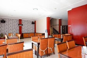 هتل Reddoorz Plus Near Stadion Wijaya Kusuma