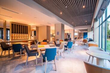 هتل Holiday Inn Express Kunming West, An Ihg