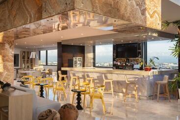 هتل Homewood Suites By Hilton Santo Domingo, Dominican Republic