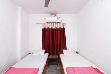 ホテル Vaccinated Staff  Spot On 44390 Amrapali Guest House
