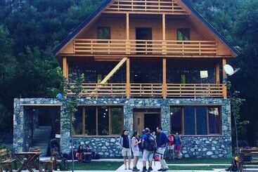 پانسیون Alpinehouse Theth