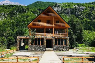 پانسیون Alpinehouse Theth