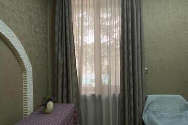 هاستل Tsera House
