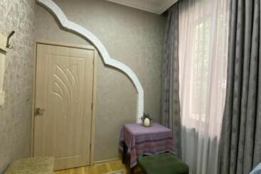 هاستل Tsera House